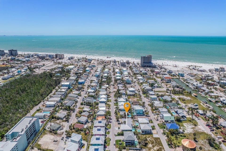 House, 3 Bedrooms | Aerial view