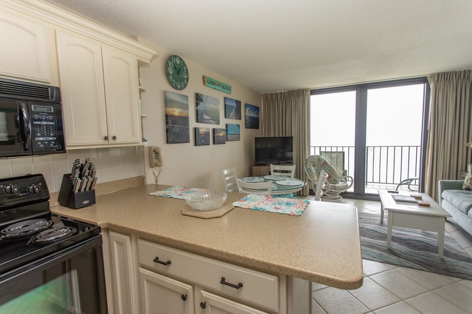 Condo, 2 Bedrooms | Private kitchen | Coffee/tea maker, fridge, oven, toaster