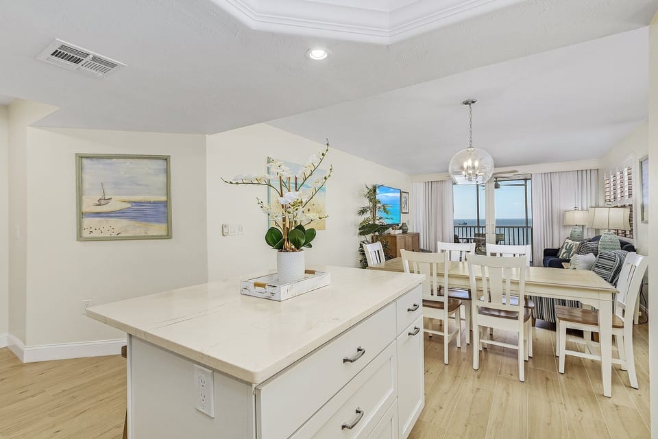 Condo, 2 Bedrooms | Private kitchen | Fridge, oven, coffee/tea maker, toaster