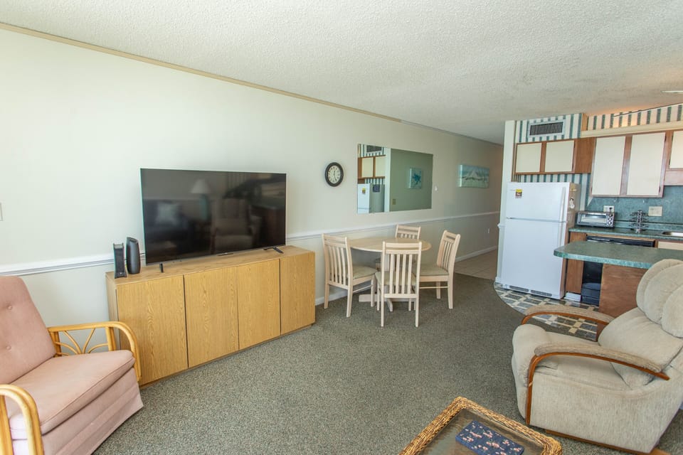Condo, 2 Bedrooms | Living area | Smart TV