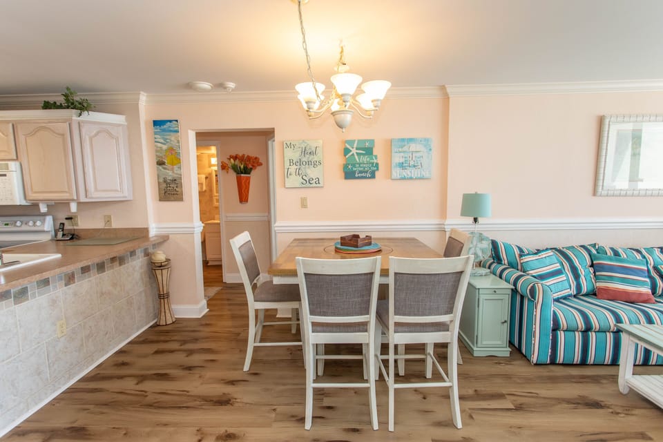 Condo, 3 Bedrooms | Dining