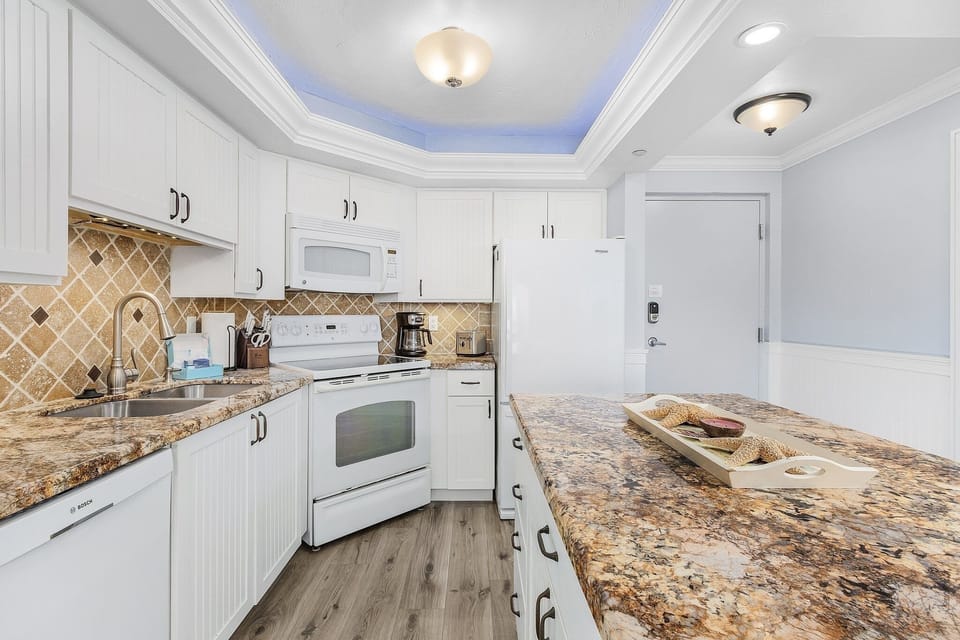Condo, 2 Bedrooms | Private kitchen | Coffee/tea maker, fridge, oven, toaster