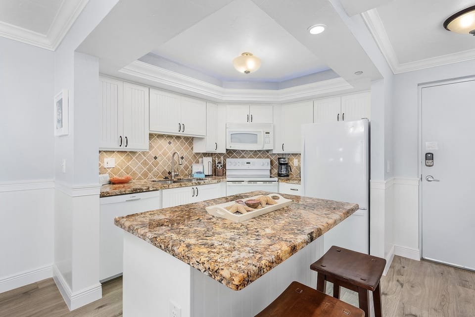 Condo, 2 Bedrooms | Private kitchen | Coffee/tea maker, fridge, oven, toaster
