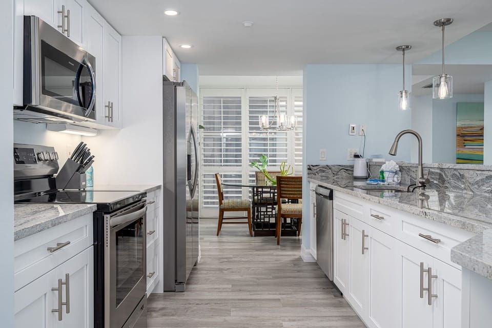 Condo, 3 Bedrooms | Private kitchen | Coffee/tea maker, fridge, oven, toaster