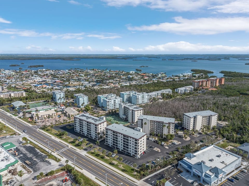 Condo, 2 Bedrooms | Aerial view