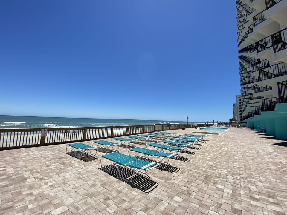 Condo, 3 Bedrooms | Property grounds