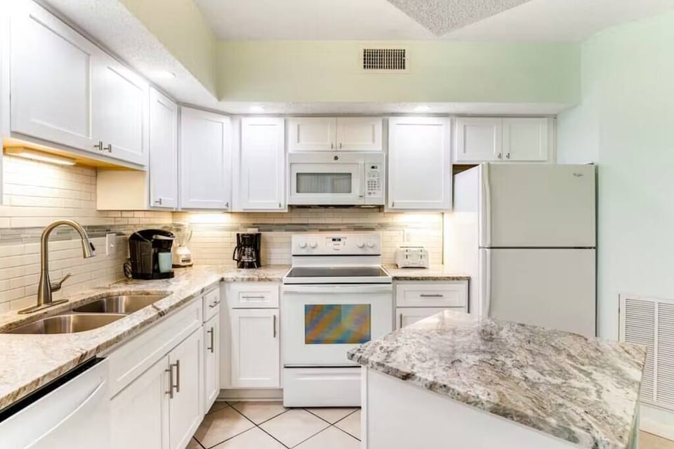 Brand new, light-filled kitchen will be a joy to cook in!