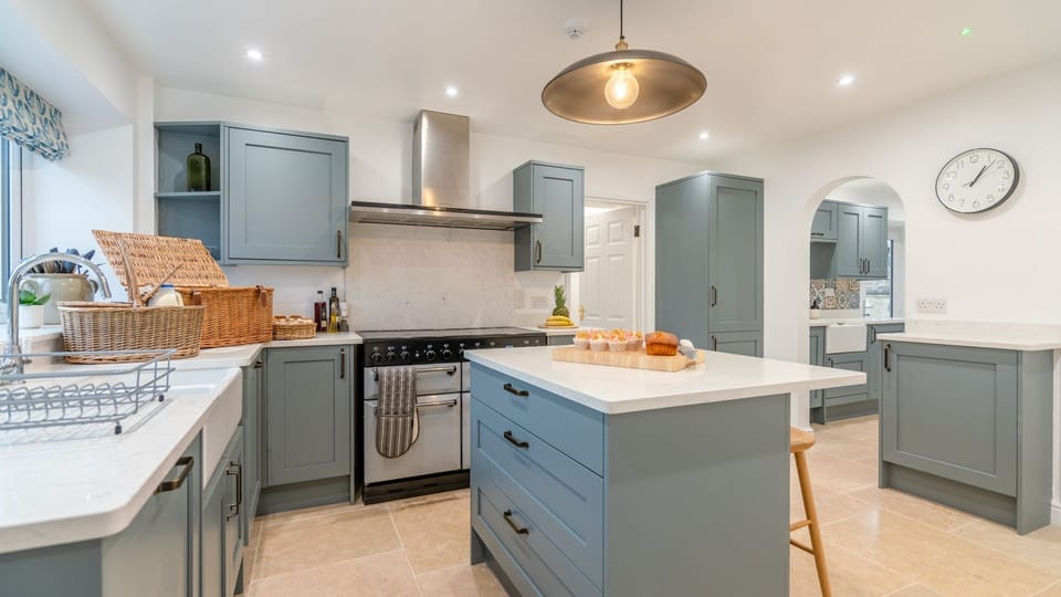 Kitchen, Banbury Hill Farmhouse, Bolthole Retreats
