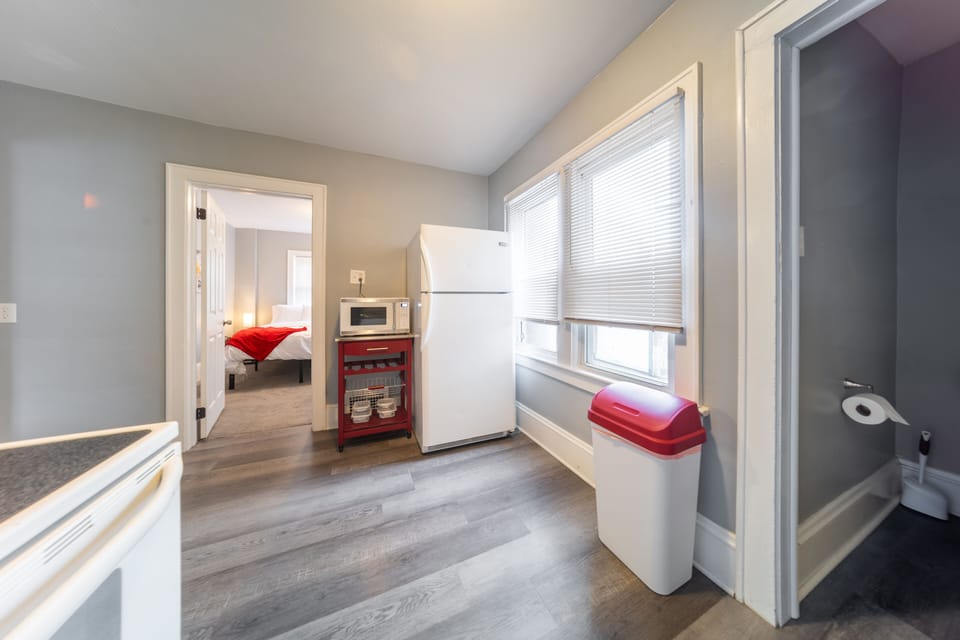 microwave and fridge :)