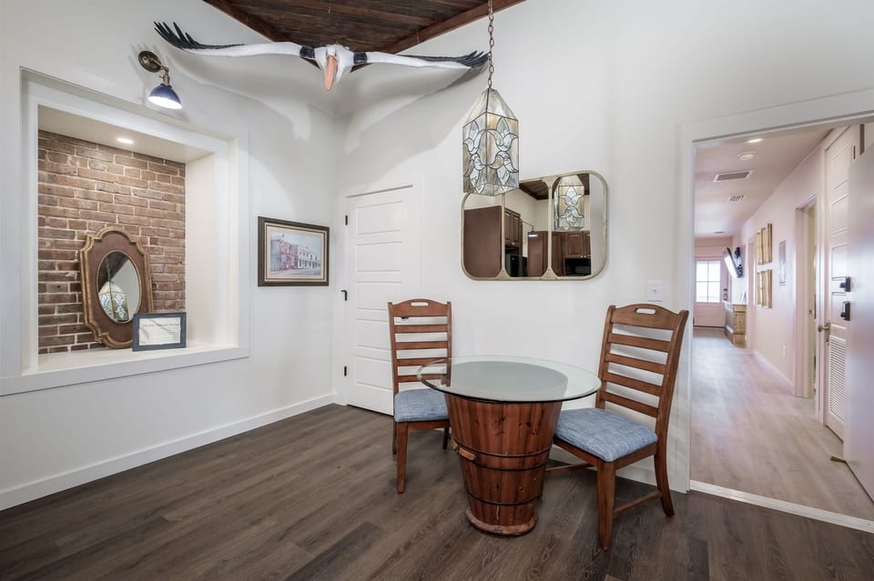 Open doorway leads into adjacent "Kate" unit. "Kate" is a 2/2 that can be rented separately and units can be open to each other for large family or friend groups. 