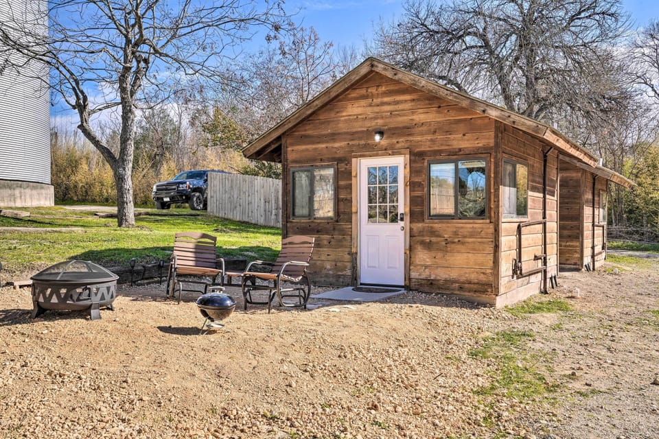 Outdoor Space | Charcoal Grill | Wood-Burning Fire Pit