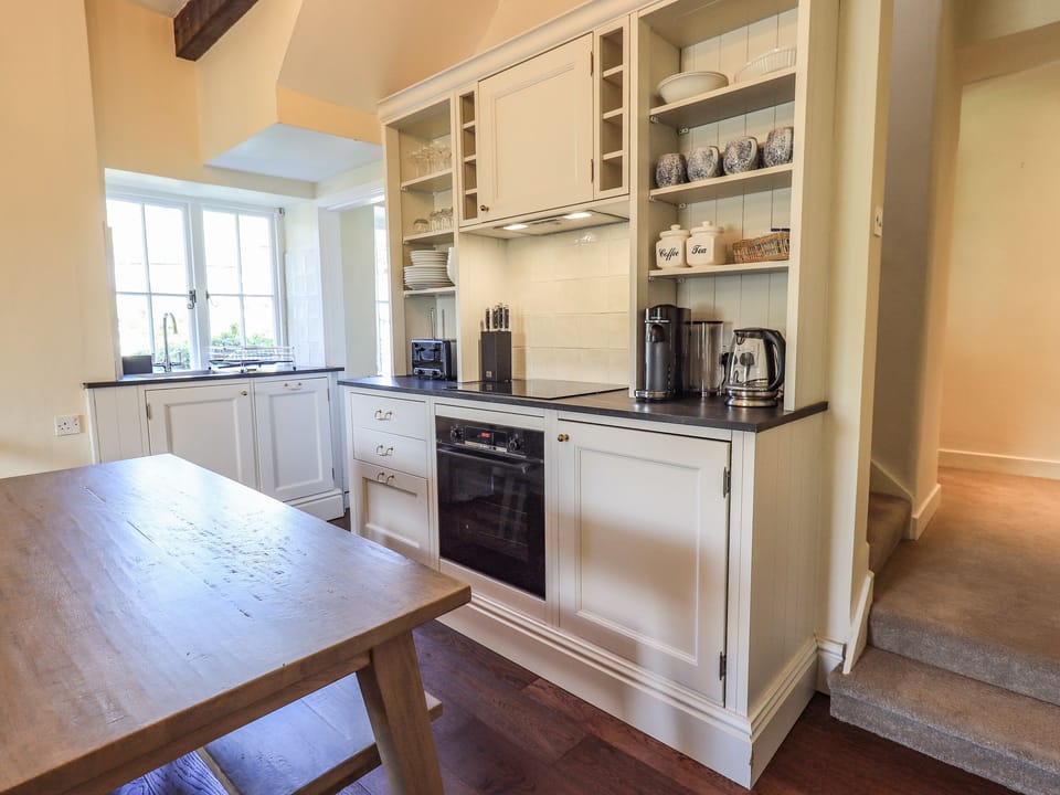 Cottage | Private kitchen | Fridge, dishwasher, electric kettle, toaster