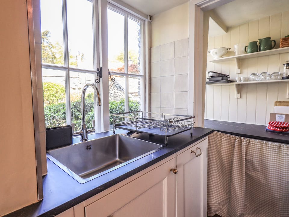 Cottage | Private kitchen | Fridge, dishwasher, electric kettle, toaster