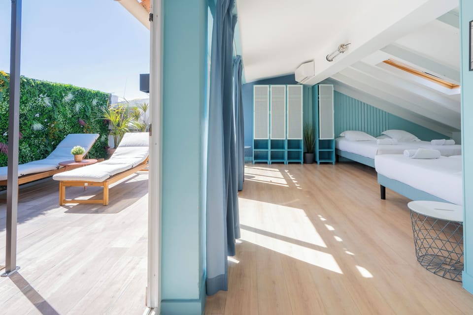 Dortoir privé de 4 personnes avec terrasse | Terrace/patio