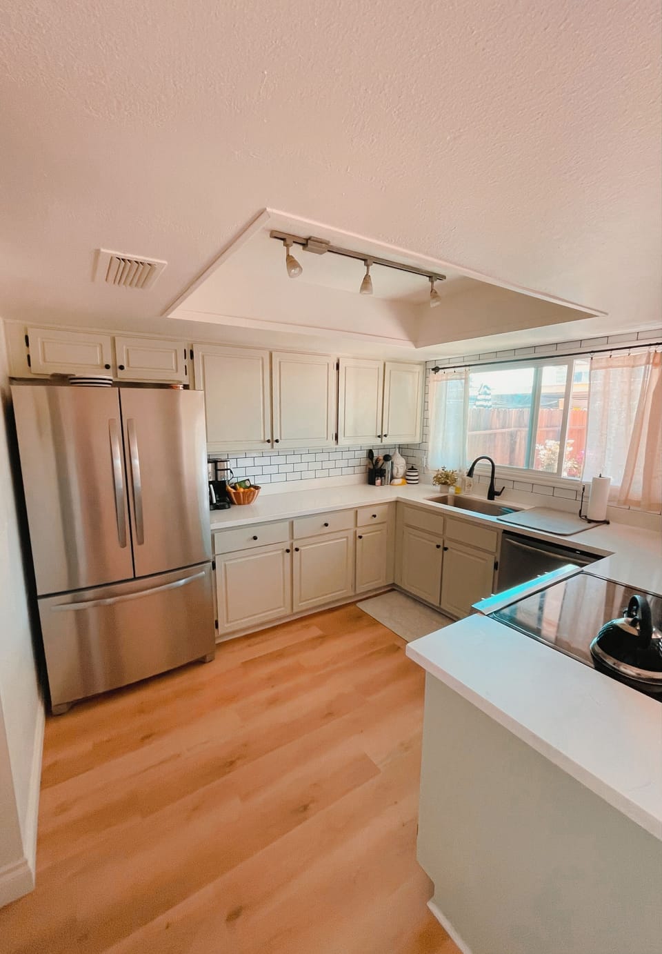 Full Kitchen - let the host know if you need anything! 