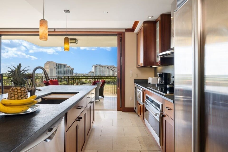 Fresh Hawaii air as you cook or enjoy a meal