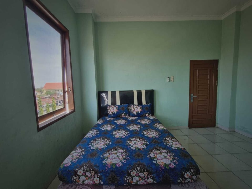 Deluxe Double Room | Desk, WiFi (free), bed sheets