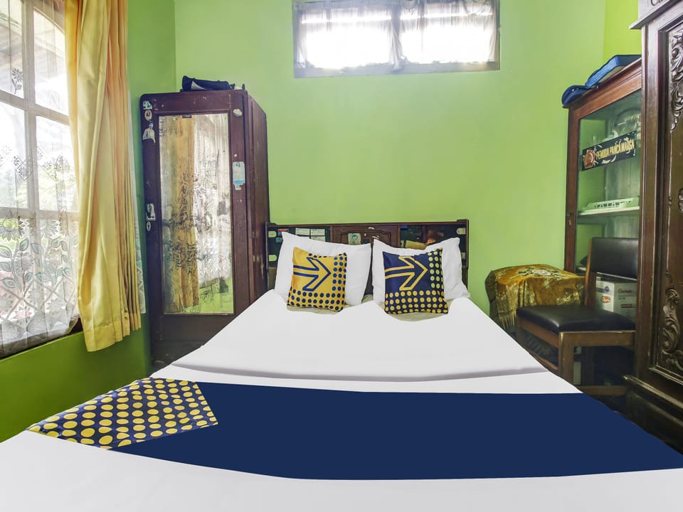 Economy Double Room | WiFi (free), bed sheets