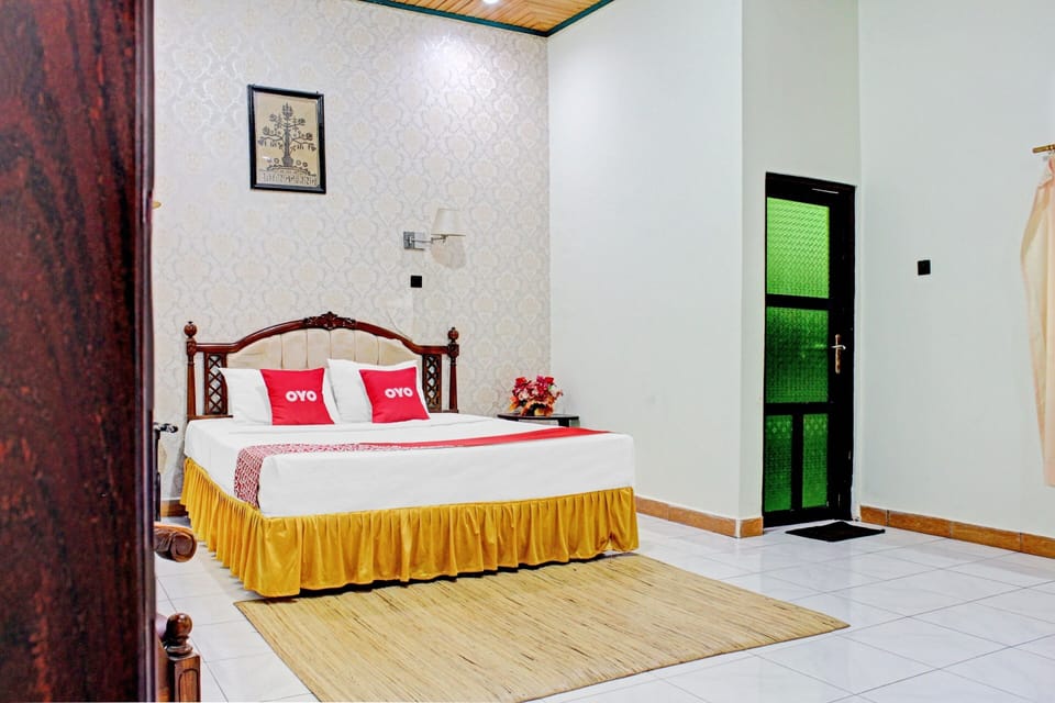 Deluxe Studio Suite | WiFi (free), bed sheets
