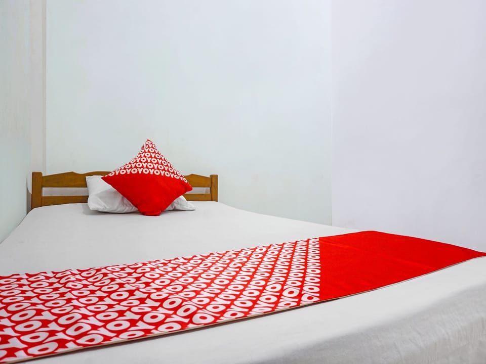 Basic Single Room | WiFi (free), bed sheets