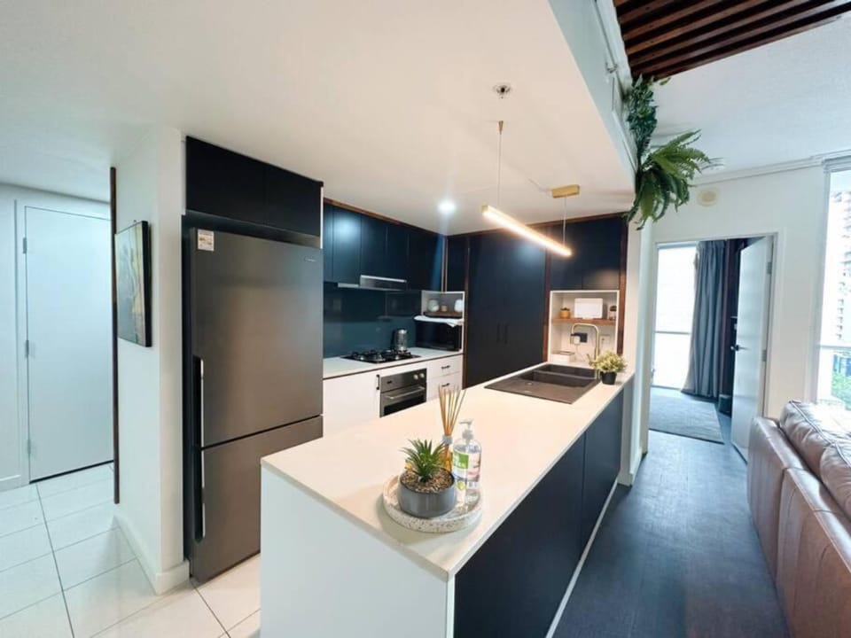 Signature Apartment | Private kitchen | Full-size fridge, microwave, oven, stovetop