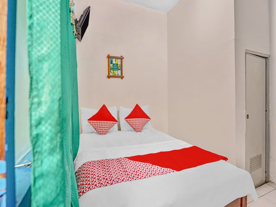 Standard Double Room | Free WiFi, bed sheets