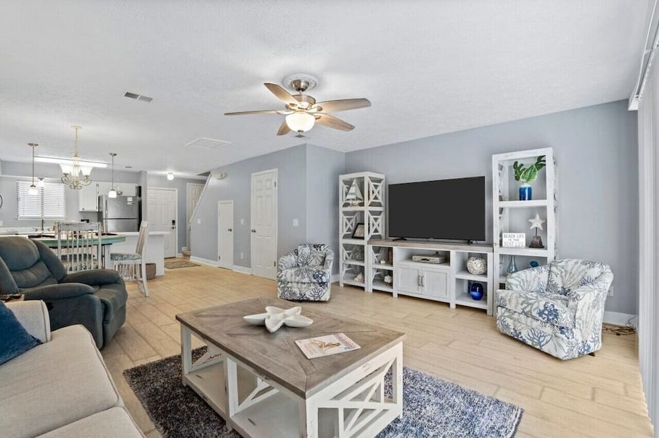 116 Linda Marie Ln-057.jpg
