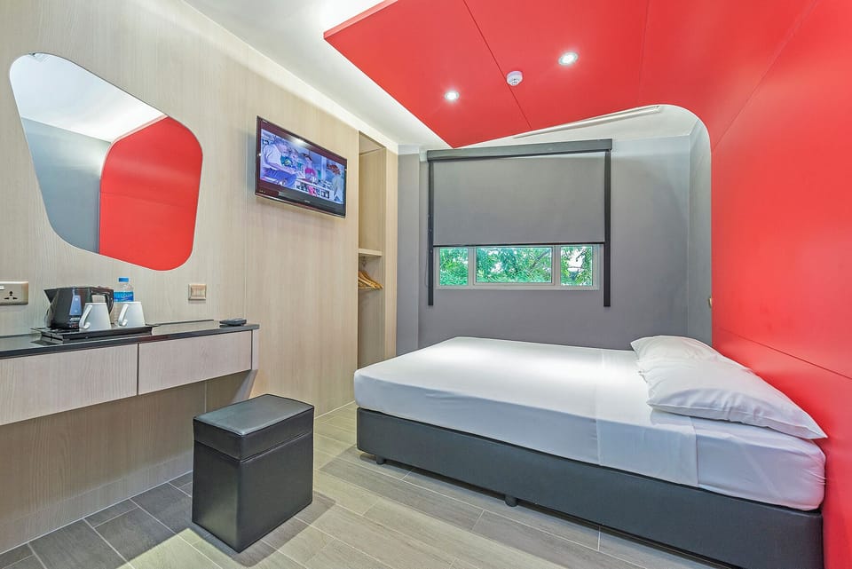 Superior Double Room | Desk, WiFi (free), bed sheets