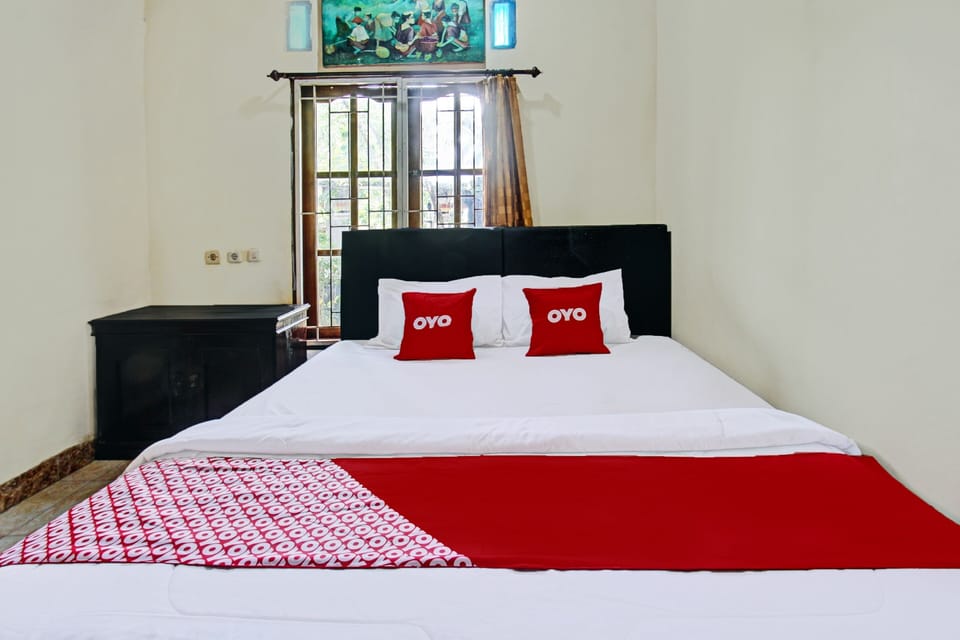 Deluxe Double Room | In-room safe, desk, laptop workspace, WiFi (free)