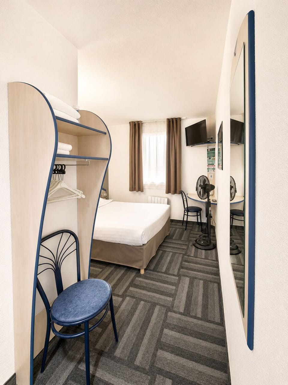 Double Room | Desk, soundproofing, iron/ironing board (on request), WiFi (free)