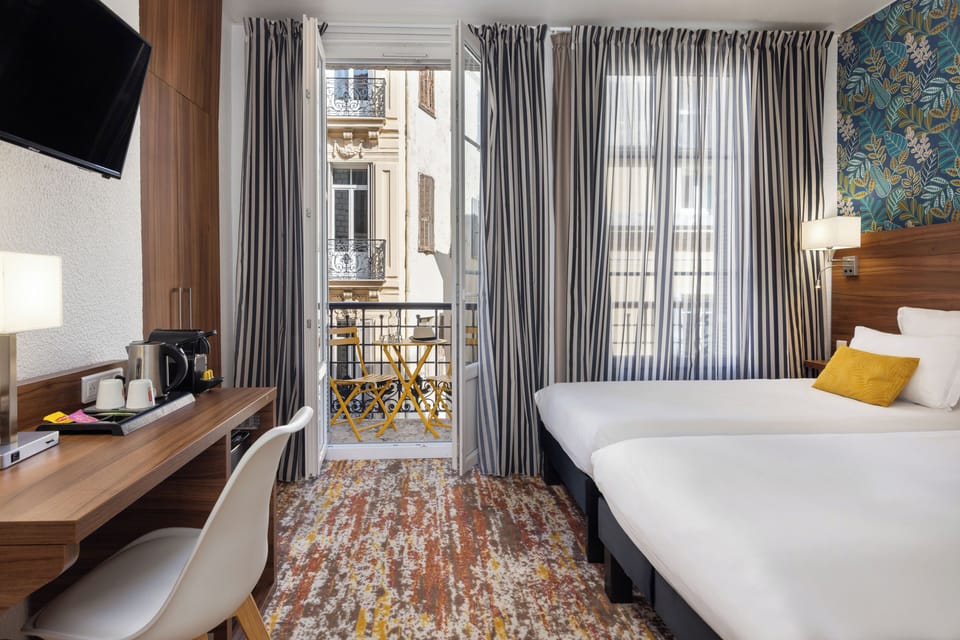 Superior Double Room, Balcony | In-room safe, desk, blackout drapes, soundproofing