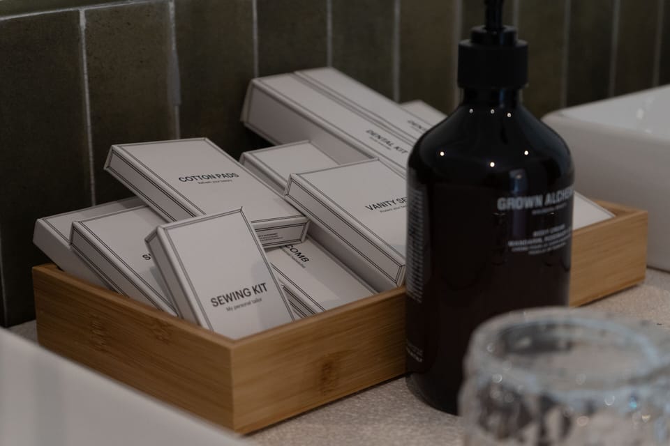 Classic Double Room | Bathroom | Shower, rainfall showerhead, designer toiletries, hair dryer