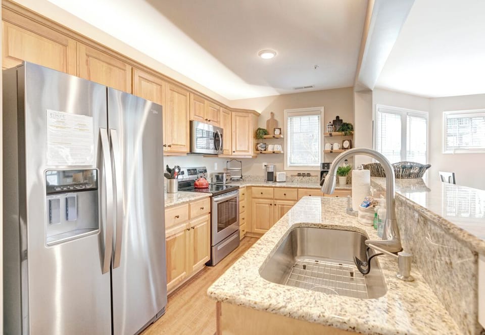 Kitchen--- Granite Counter-tops, Stainless Steel