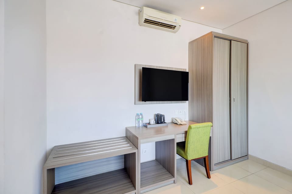 Villa, 2 Bedrooms | Desk, laptop workspace, free WiFi, bed sheets