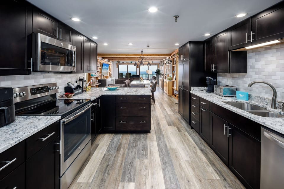 Stainless steel appliances - Cooking can be fun when you are in your dream kitchen