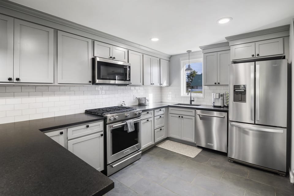 Beautiful, large brand new kitchen