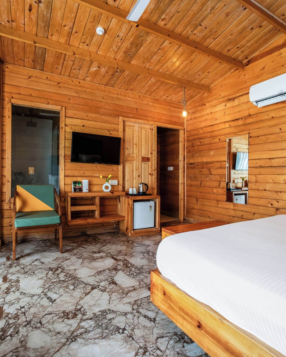 Desk, free WiFi, bed sheets