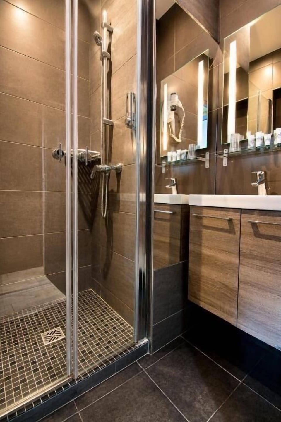 Shower, eco-friendly toiletries, hair dryer, towels