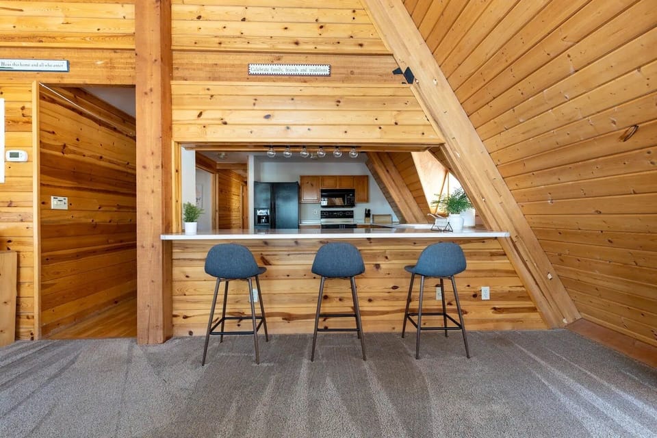 Bar area off of kitchen and great room.