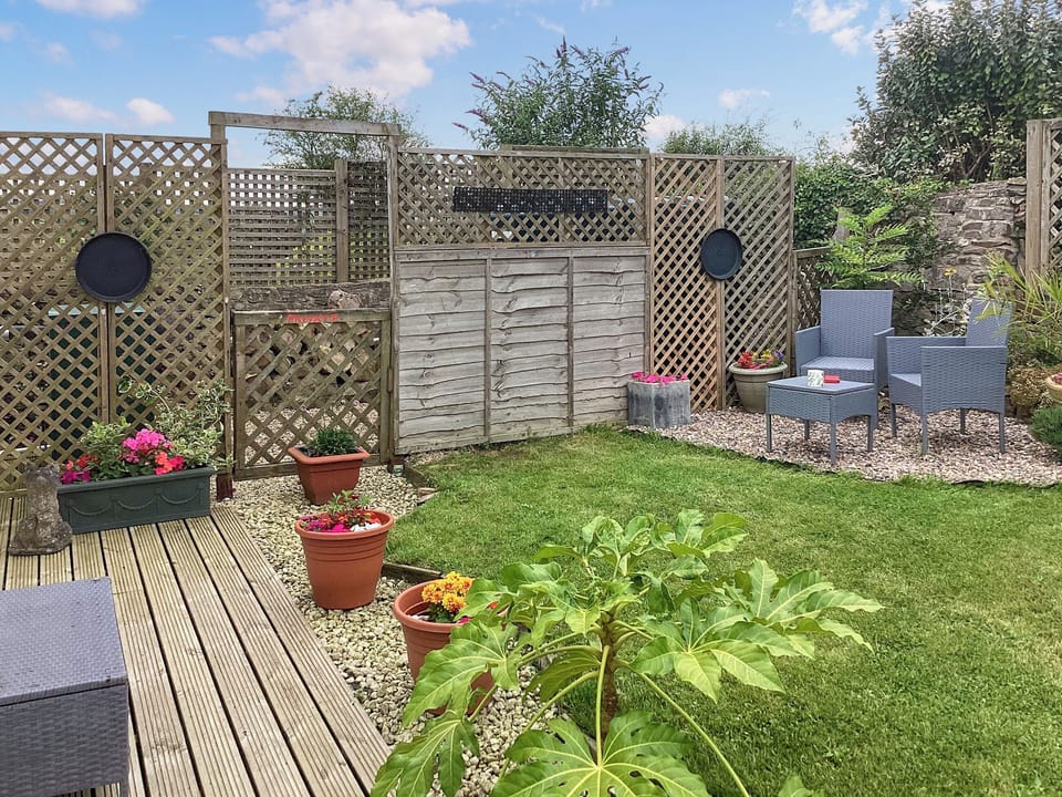 Garden seating area | Squirrels Nest, Littleham, near Bideford