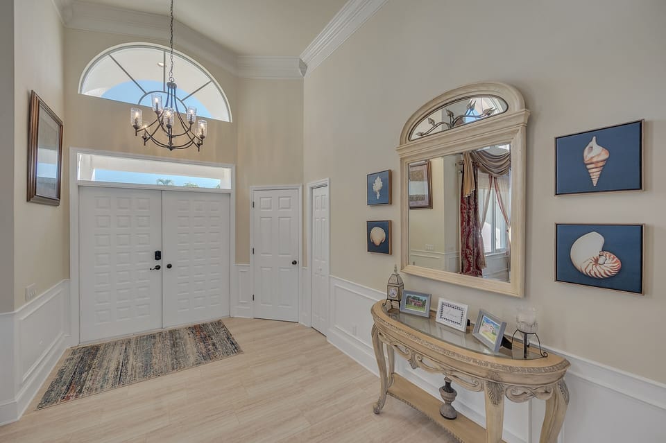 Indoors, Flooring, Floor, Living Room, Furniture