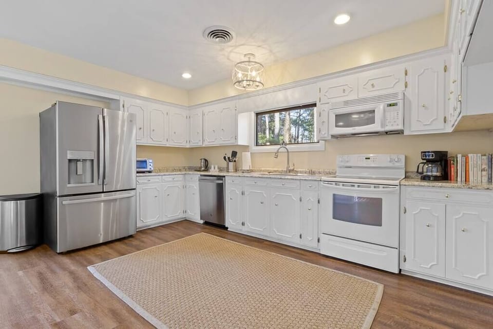 Spacious well stocked Kitchen