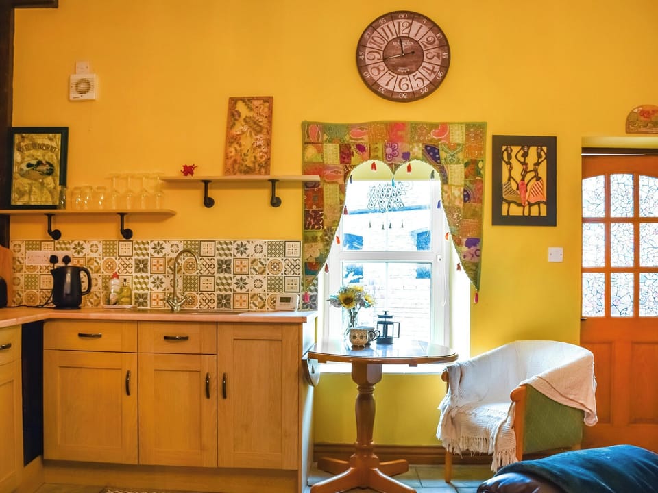 Open plan living space | The Old Boot Room, Llanfynydd