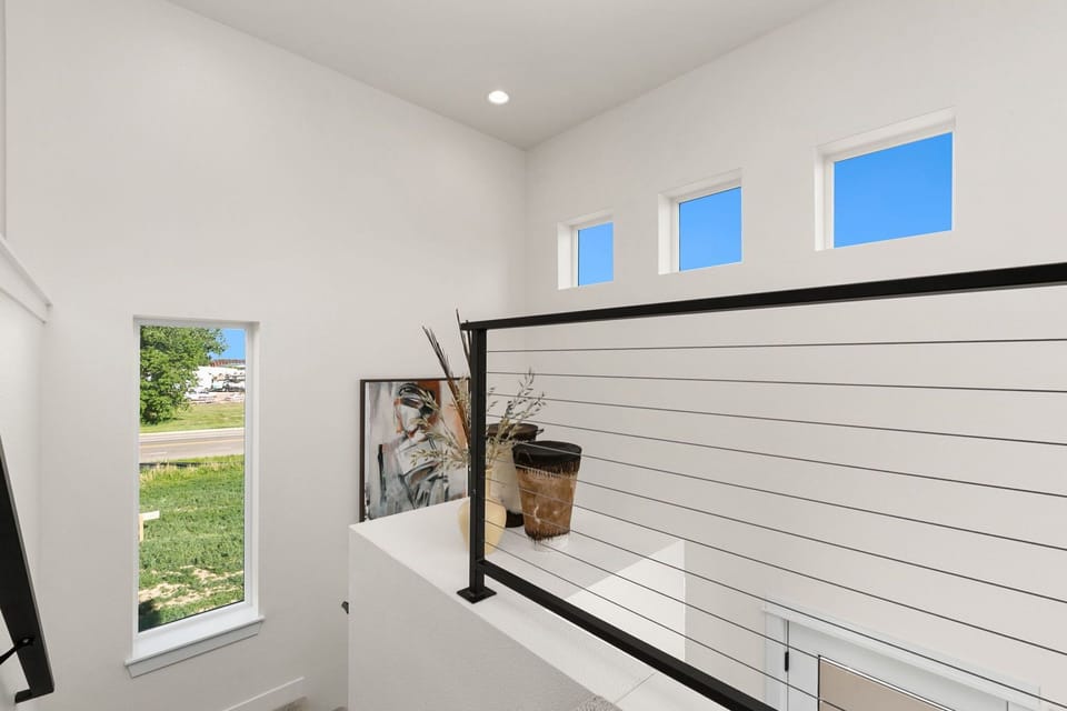 House, Multiple Beds, Fireplace, City View | Interior
