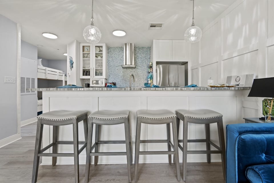 4 bar stools for dining