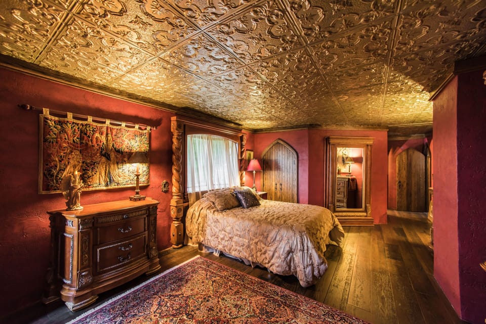'The Royal Bedroom' in Highlands Castle 