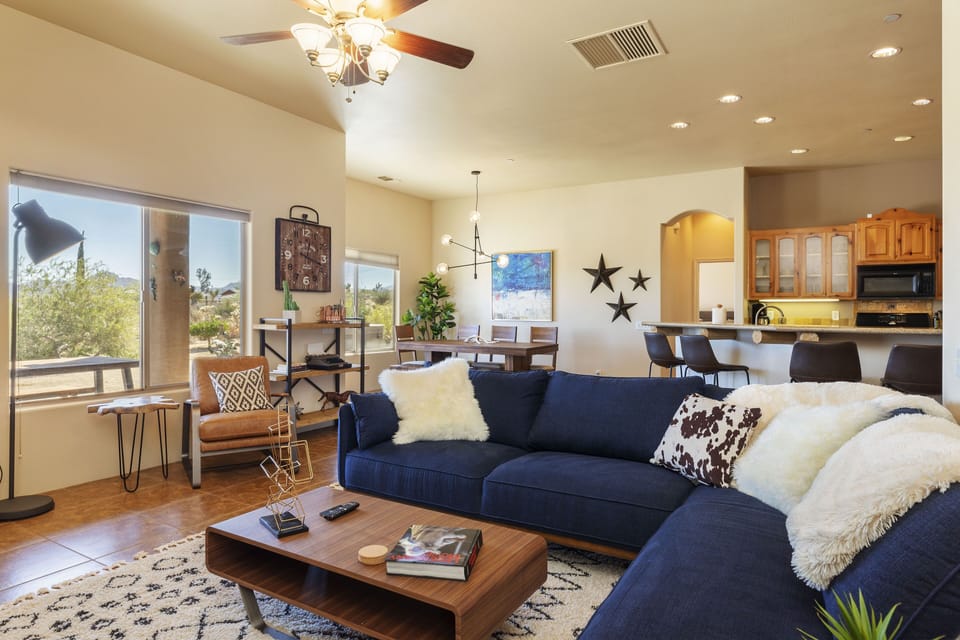 House, 4 Bedrooms | Living area