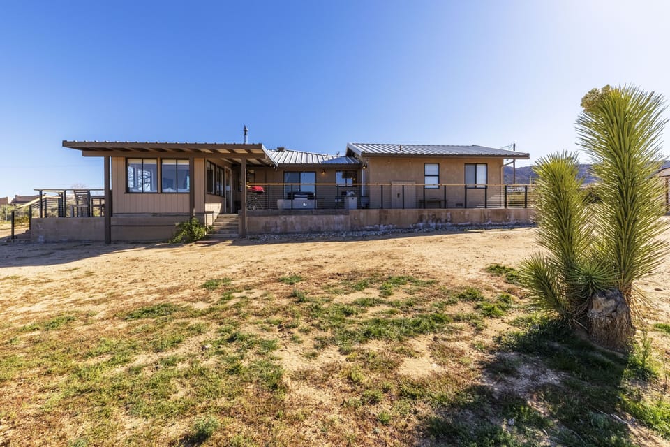 House, 2 Bedrooms | Exterior