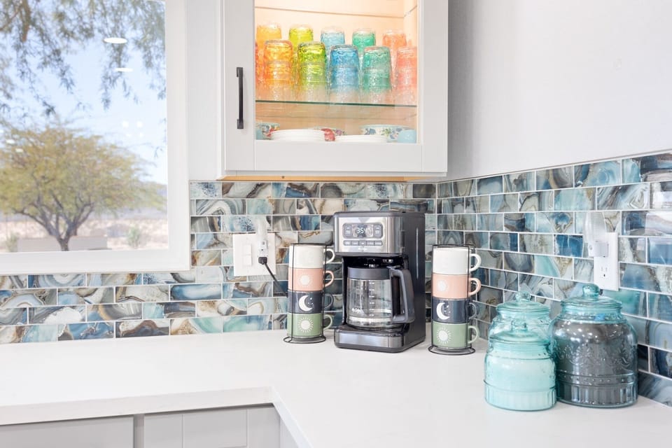 House, 4 Bedrooms | Private kitchen | Fridge, oven, coffee/tea maker