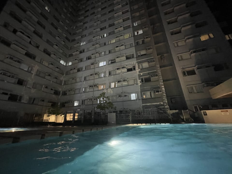 Indoor/outdoor pool